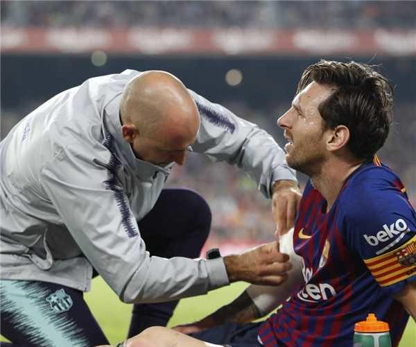 Messi infortunio braccio Foto Barcellona Twitter