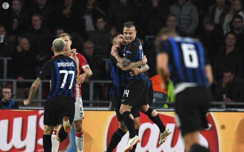 Nainggolan e Icardi esultanza vs PSV Foto Inter Twitter