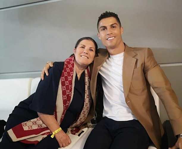 Ronaldo e la madrea Foto Instagram Maria Dolores Aveiro