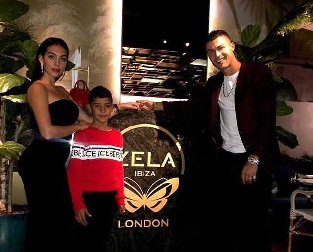 CR7, gita a Londra e spese folli: 31mila euro per due bottiglie di vino! preview