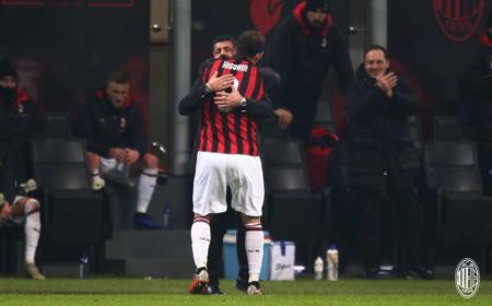 Higuain e Gattuso abbraccio Milan Twitter