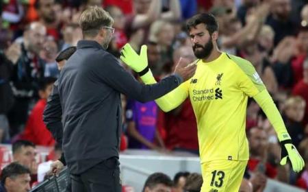 Klopp e Alisson Liverpool Foto itvcom