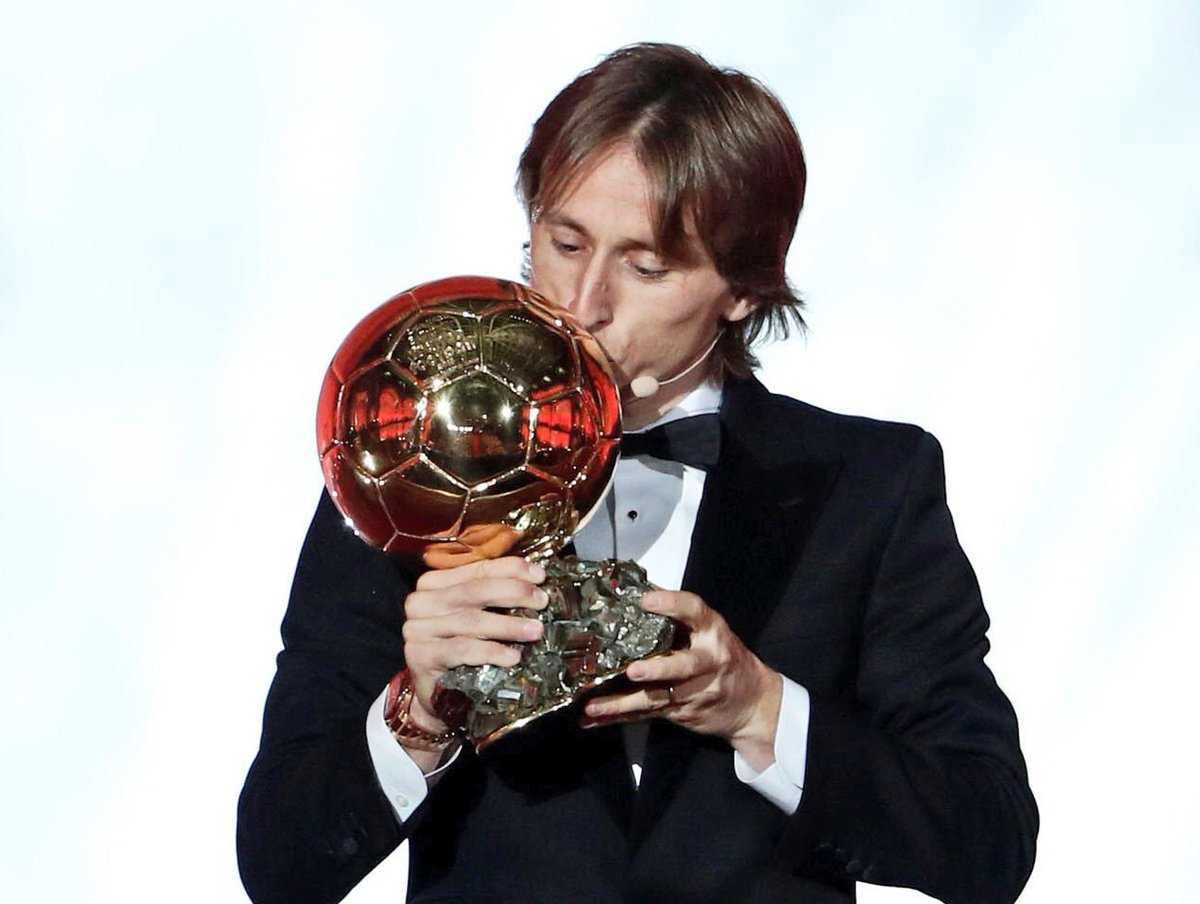 Modric: “Nessuno mi ha regalato il Pallone d’Oro, il calcio non è solo gol. Quando ero bambino…” article-post