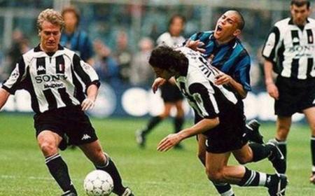 Ronaldo+ Iuliano Twitter Luca Leoni