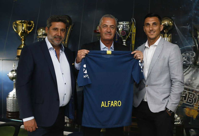 Boca, ecco Alfaro: “Orgoglioso di essere qui dopo Schelotto. L’obiettivo è tornare a vincere” preview