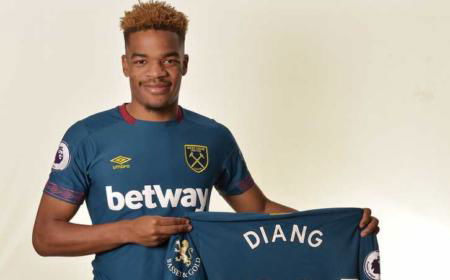 ROMFORD, ENGLAND - JANUARY 18: Grady Diangana of West Ham United signs a contract extension with West Ham United untill 2025 at Rush Green on January 18, 2019 in Romford, England. (Photo by Arfa Griffiths/West Ham United via Getty Images) *** Local Caption *** Grady Diangana