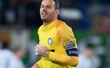 Handanovic fascia capitano vs Rapid Vienna Foto Inter Twitter