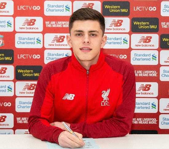 Lewis Adam firma Liverpool Twitter