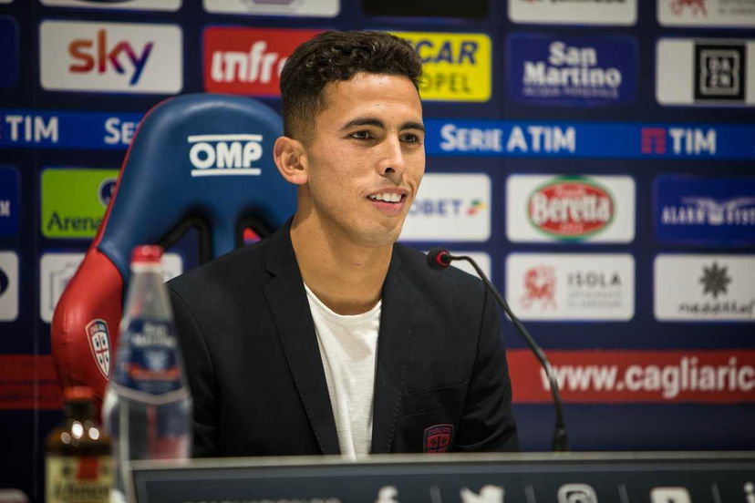 Cagliari, presentato Oliva: “Io simile a Gargano, sono pronto. Soprannome? Mi chiamano Totò perché…” preview