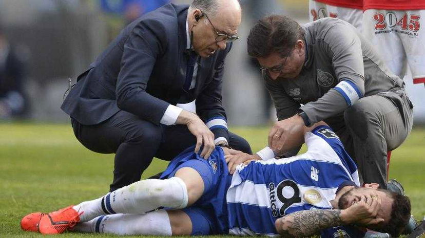 Dalla gioia al dolore: Alex Telles si infortuna all’anca per tirare un rigore preview