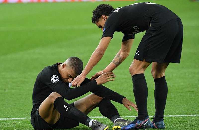 PSG, multa da 180.000 euro per Mbappé: in ritardo perché…stava guardando il Clasico preview