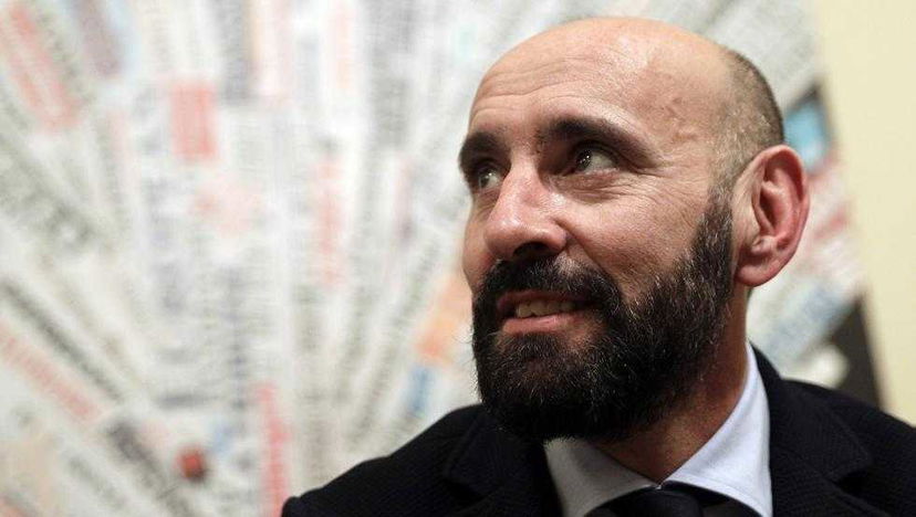 Monchi: “Positivo per i rinnovi di Sarabia e Banega. Champions? Ti fa crescere” preview