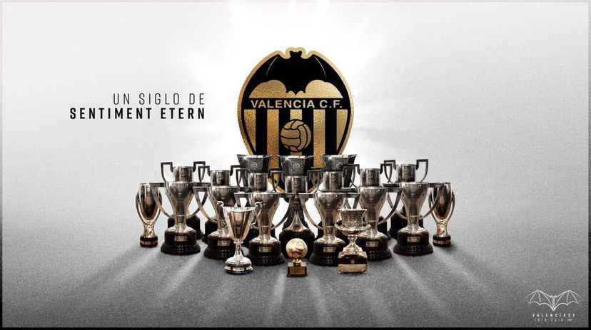 La DC Comics denuncia il Valencia: logo simile a quello di Batman preview