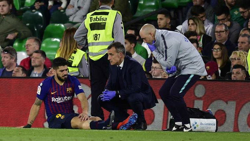 Si ferma Suarez: distorsione alla caviglia destra, i tempi di recupero preview