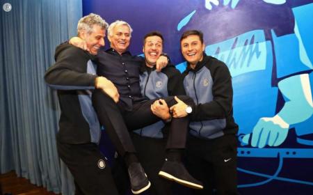 toldo mourinho julio cesar zanetti foto twitter inter