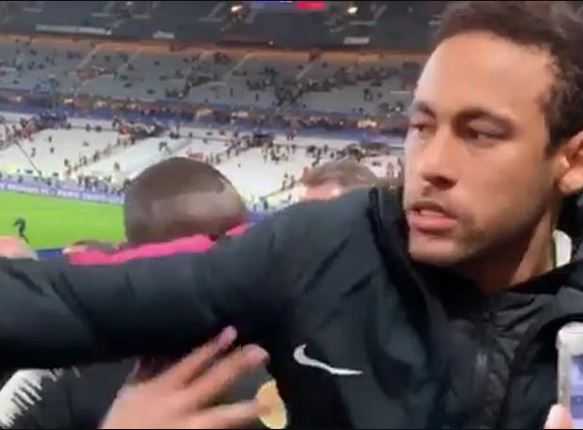 Neymar perde la testa: colpisce un tifoso dopo la finale con il Rennes. Il video preview