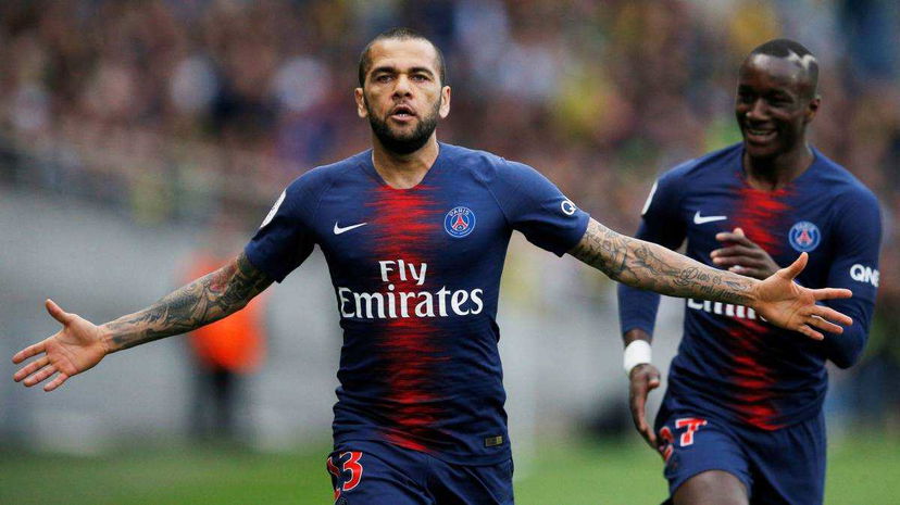 Dani Alves: “Futuro? Dipenderà dalla proposta che mi verrà fatta. Voglio una squadra…” preview