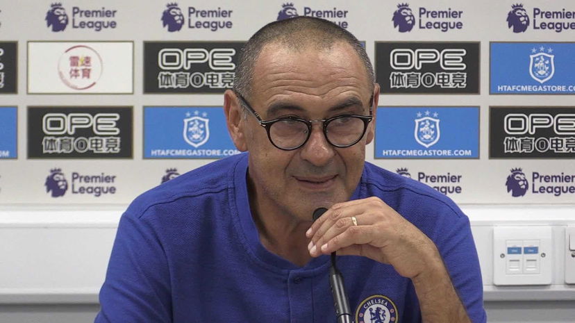 Sarri: “Abramovich simile a De Laurentiis. Il rapporto con lui? Parla di più con Zola” preview
