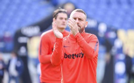 de rossi riscaldamento foto twitter roma