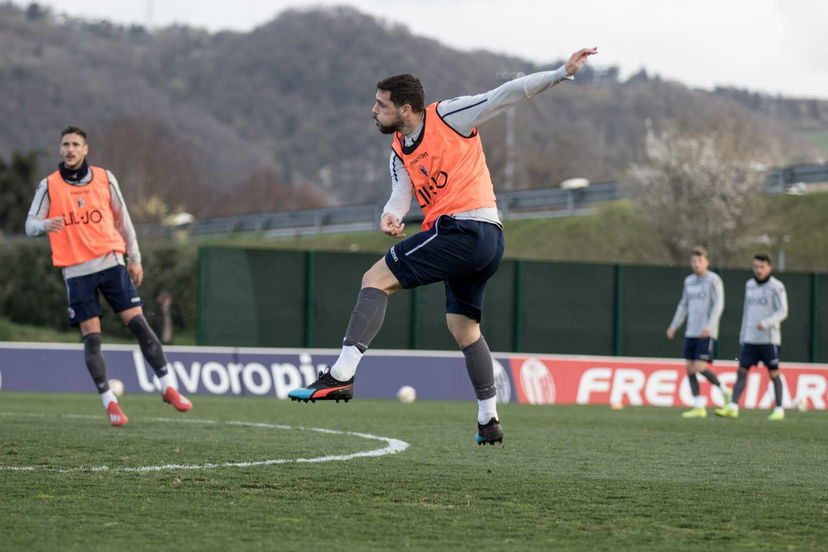 Bologna, si ferma Destro: out 2-3 settimane preview