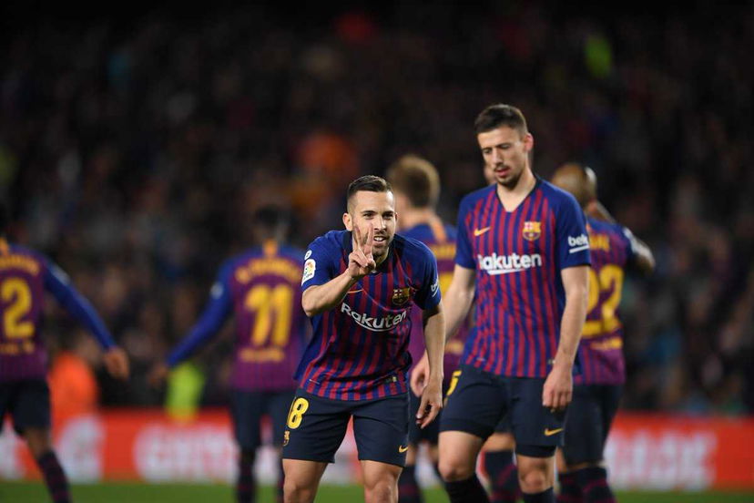 Liga sempre più vicina: il Barcellona fa 2-1 al Real Sociedad preview