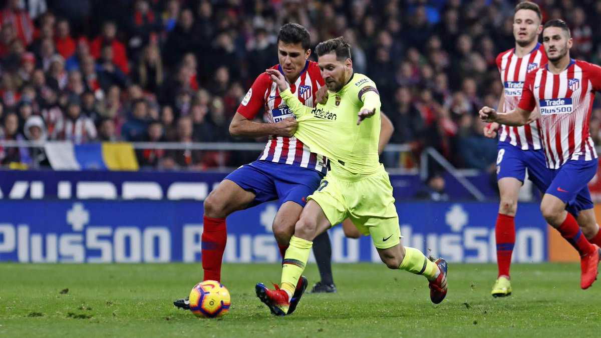 Gimenez: “Con il Milan sarà una finale per loro e per noi. Ibra? L’età mente” article-post