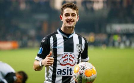 Adrian Dalmau of Heracles Almelo with his "hattrick ball" during the Dutch Eredivisie match between Heracles Almelo and Fortuna Sittard at Polman stadium on February 16, 2019 in Almelo, The Netherlands