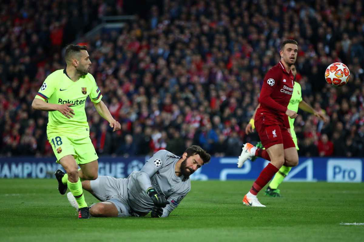 Alisson, l’uomo delle rimonte: da Roma a Liverpool, la vittima è sempre il Barcellona article-post