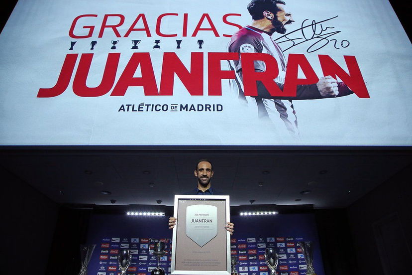 Non solo Godin e Griezmann, anche Juanfran saluta l’Atletico: “Sono stati 8 anni meravigliosi” preview