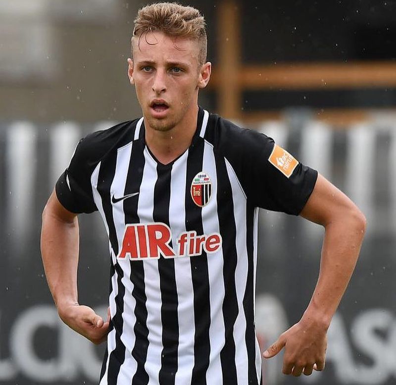 TENACIA E CLASSE: DAVIDE FRATTESI, IL CENTROCAMPISTA CRESCIUTO CON I CONSIGLI DI DE ROSSI preview