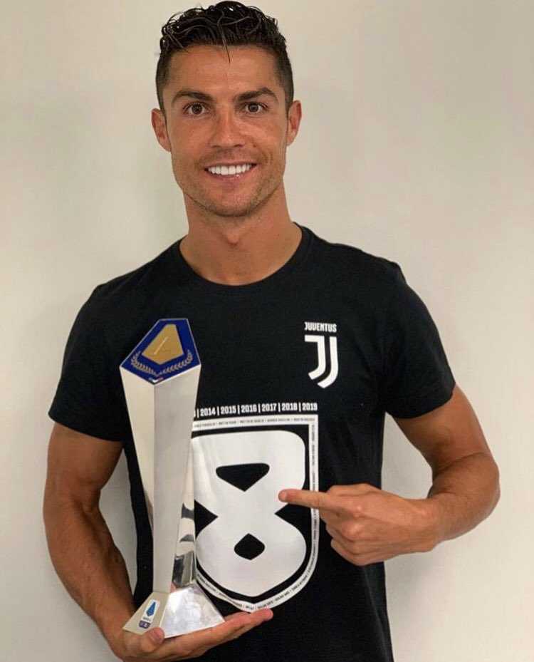 Ronaldo sui social: “Miglior giocatore in Inghilterra, Spagna e Italia. Non c’è limite ai risultati” preview