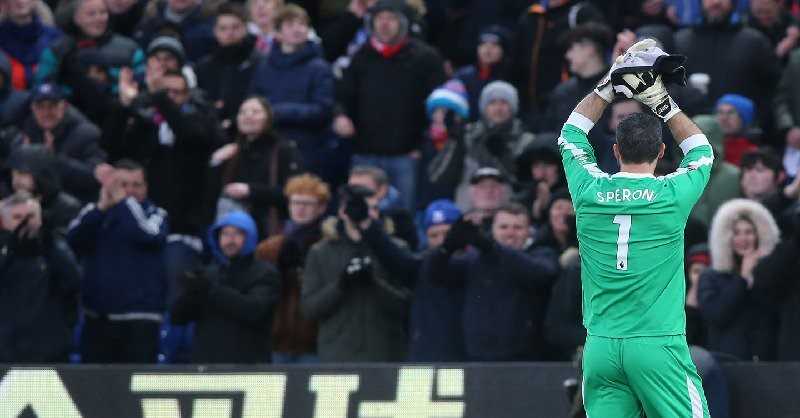 Crystal Palace, dura contestazione dei tifosi: “UEFA Mafia” preview