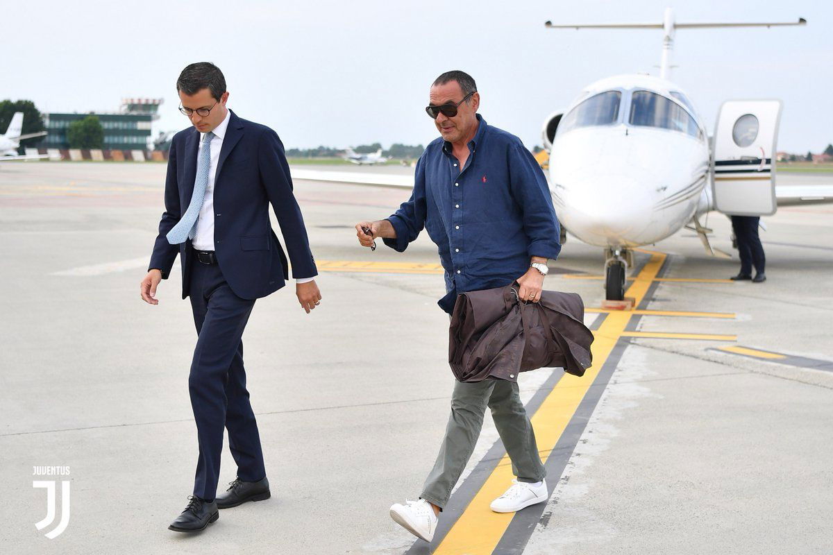 Sarri, inizia l’avventura targata Juve: le immagini dell’arrivo a Torino article-post
