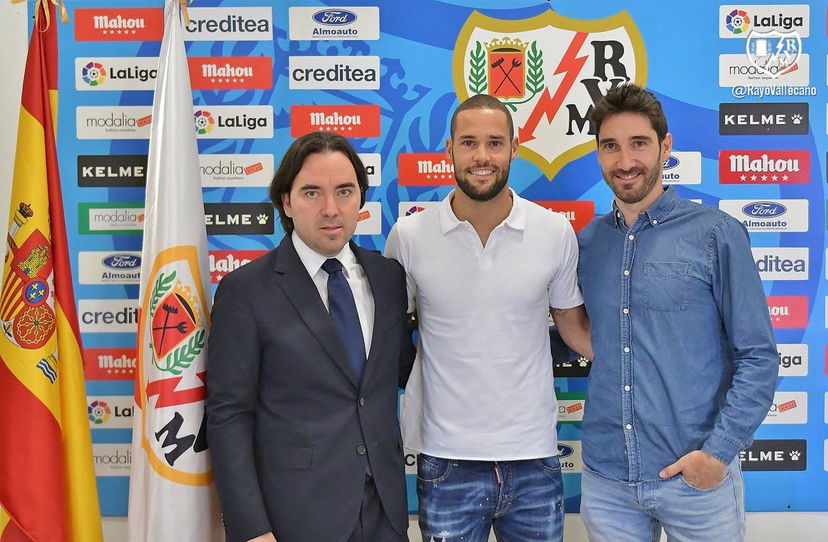 Ufficiale: Mario Suarez rinnova con il Rayo Vallecano fino al 2022 preview