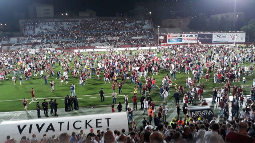 Trapani in serie B. Le immagini della festa granata preview