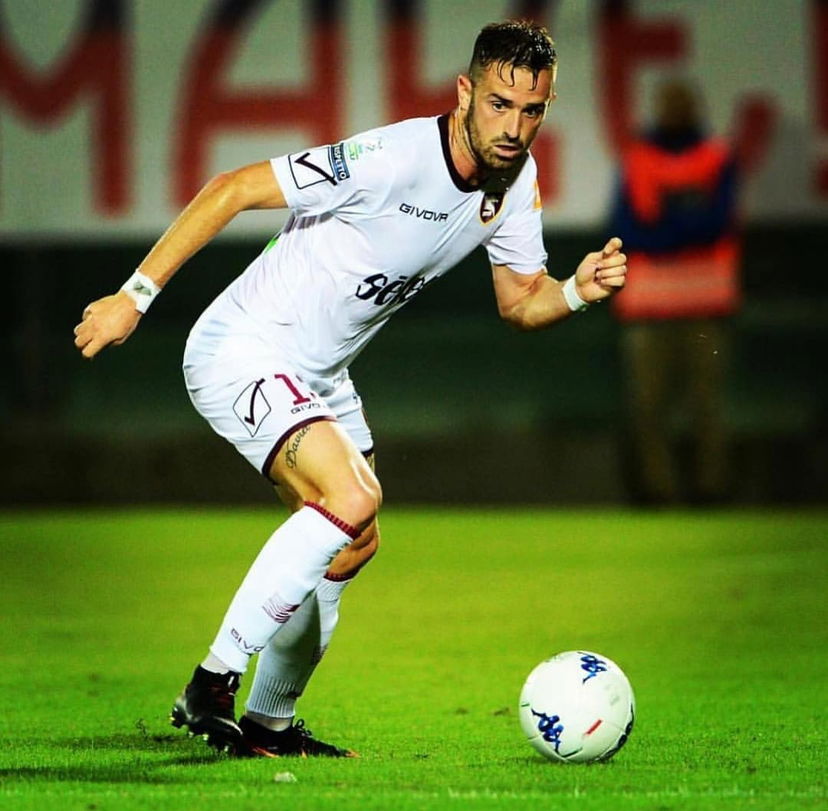 Il retroscena: Gigliotti lascia il ritiro della Salernitana. Domani visite e firma con il Crotone preview