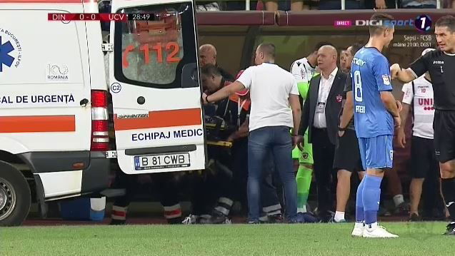 Paura in Dinamo Bucarest-Craiova: il tecnico Neagoe colpito da arresto cardiaco preview