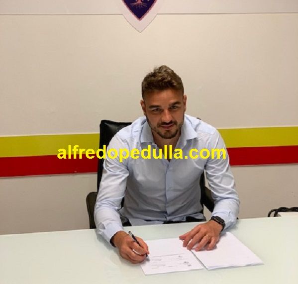 Gabriel al Lecce: ecco la foto della firma preview
