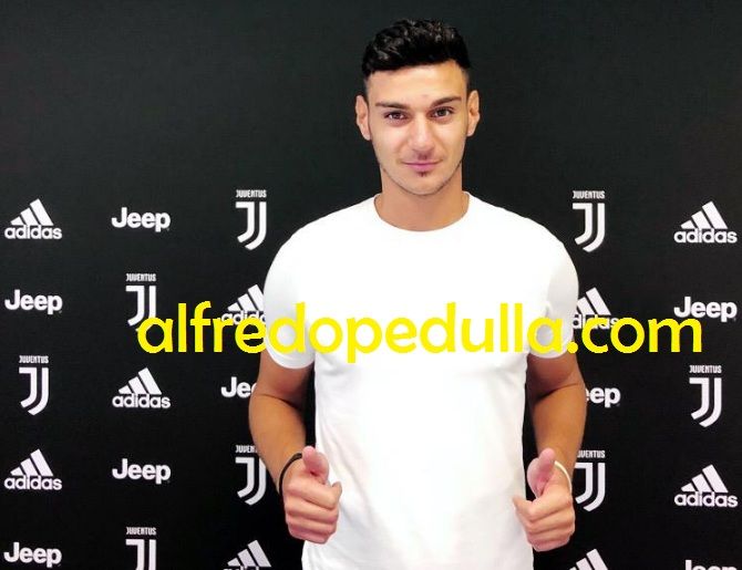 Mulè alla Juve: ecco la foto dopo le visite article-post