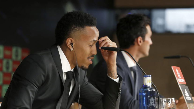 Eder Militao, malore durante la presentazione. Il brasiliano costretto ad abbandonare la sala preview