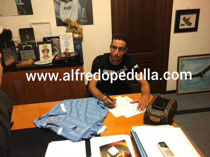 Kiyine, la foto della firma con la Lazio. Ora la Salernitana preview