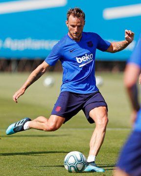 Rakitic: “Ho parlato col club, voglio restare al Barcellona” preview