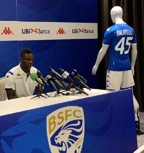 Brescia, ecco Balotelli: “Ho realizzato il sogno dei miei genitori, ora voglio l’Europeo. Sul razzismo…” preview