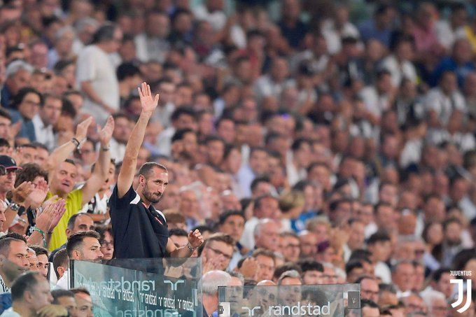 Chiellini, gesto da campione: consola Koulibaly a fine partita preview