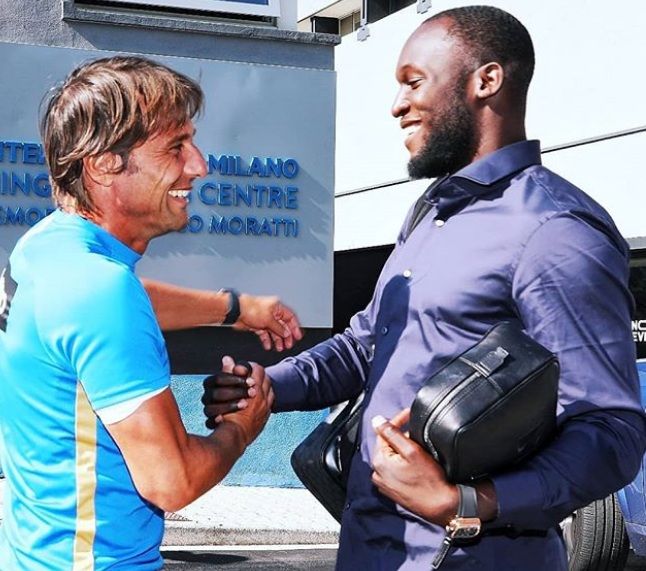 Conte Abbraccia Lukaku Ecco La Prima Foto Insieme