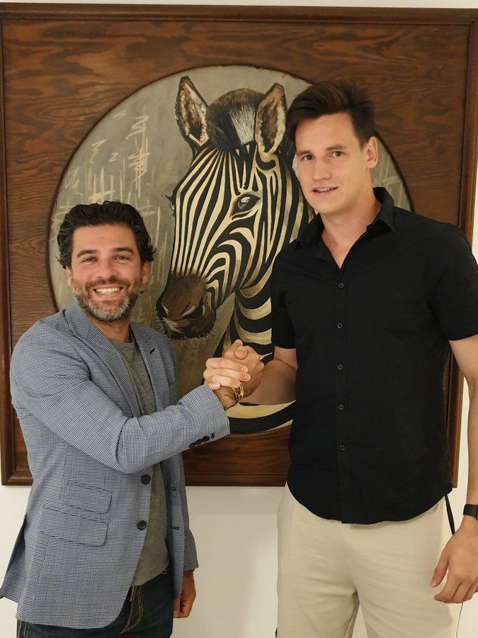 Paris Saint Germain, ufficiale la cessione del portiere Descamps al Charleroi preview