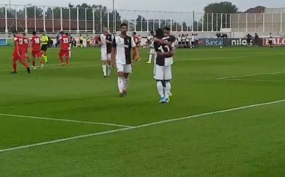 Juve, 4-0 al Novara: a segno Higuain, Dybala, Mandzukic e De Ligt preview