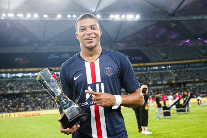 Mbappè: “Non è il momento di parlare del Real Madrid, vedremo a fine stagione. Ora voglio vincere con il PSG” article-post