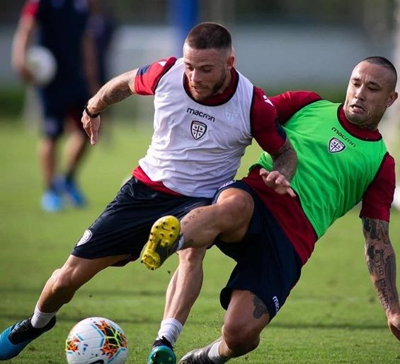 Cagliari, i convocati per la Coppa: ok Nandez e Nainggolan preview