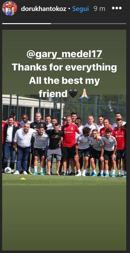 Medel al Bologna: il saluto del compagno di squadra è tutto un programma preview